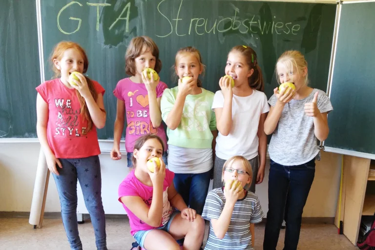 Am LGKS haben wir viele alte Apfelsorten gepflanzt - diese sind nicht nur gesund, sondern auch besonders lecker!