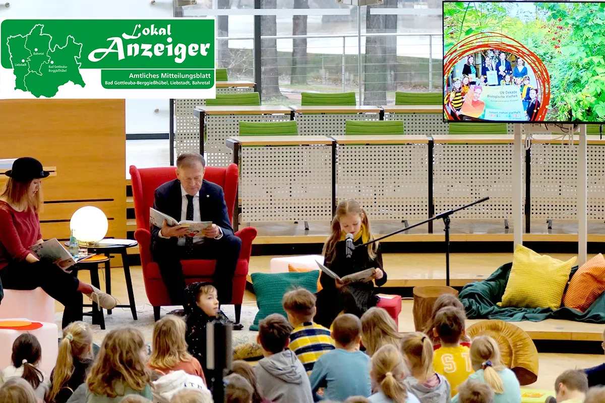 Foto der Vorleseaktion im Sächsischen Landtag mit Landtagspräsidenten Dr. Matthias Rößler.