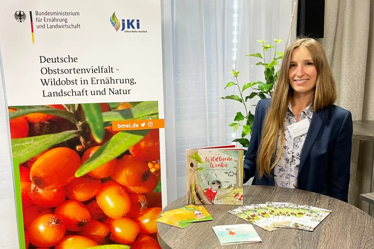 Anna-Karina kemper vom Landgut Kemper & Schlomski auf der BMEL-Tagung zum Wildobst in Dresden