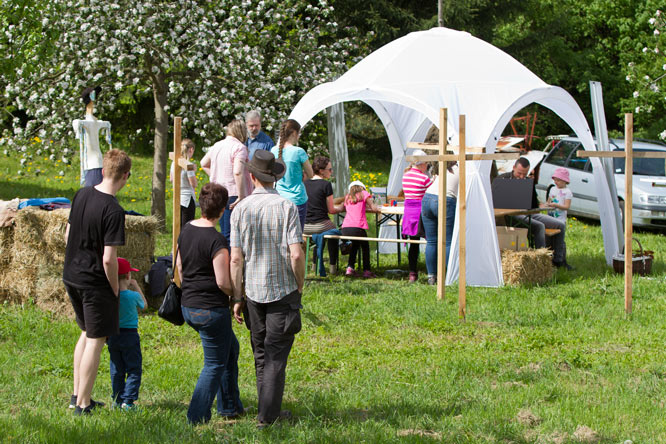 Zum Naturschutz- und Jagderlebnistag pilgern jedes Jahr zahlreiche Besucher aller Altersklassen auf den Lindenhof in Ulberndorf.