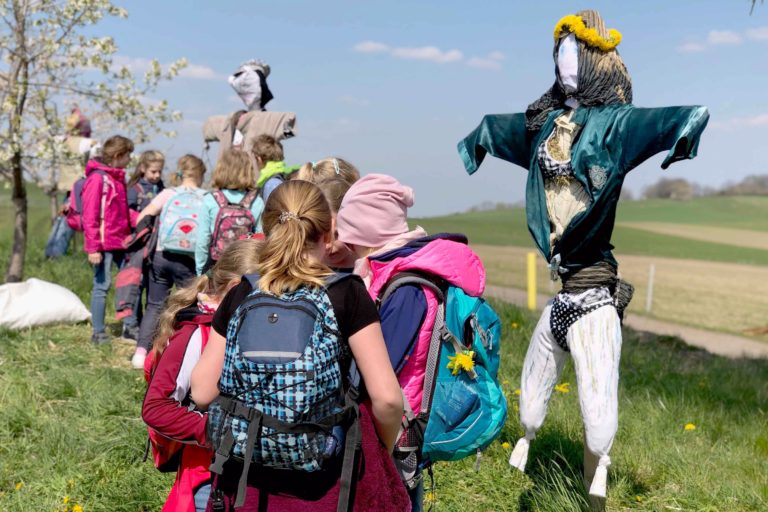 Wildscheuchenwettbewerb und Waldrallye
